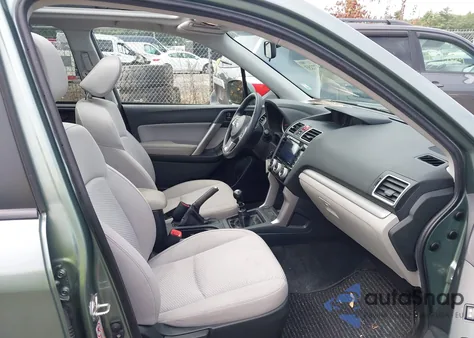 2018 Subaru Forester 2.5I Premium из США, поврежденный, VIN JF2SJAEC0JG614197